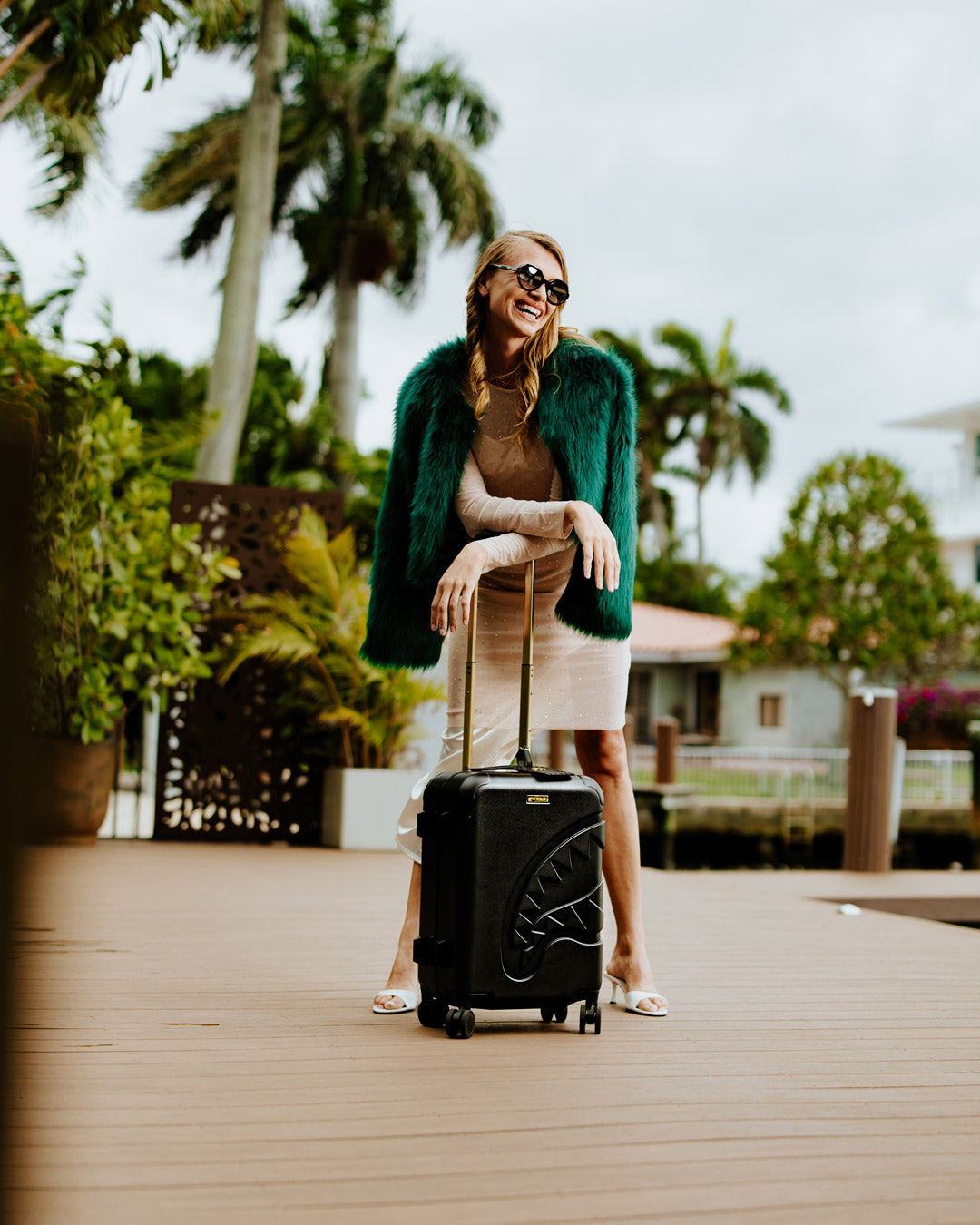 REALITY CHECK SHARKNAUTICS HARDSHELL CARRY-ON JETBLACK LUGGAGE (GOLD HARDWARE)